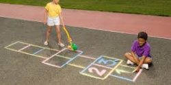 get-creative-10-fun-sidewalk-chalk-ideas